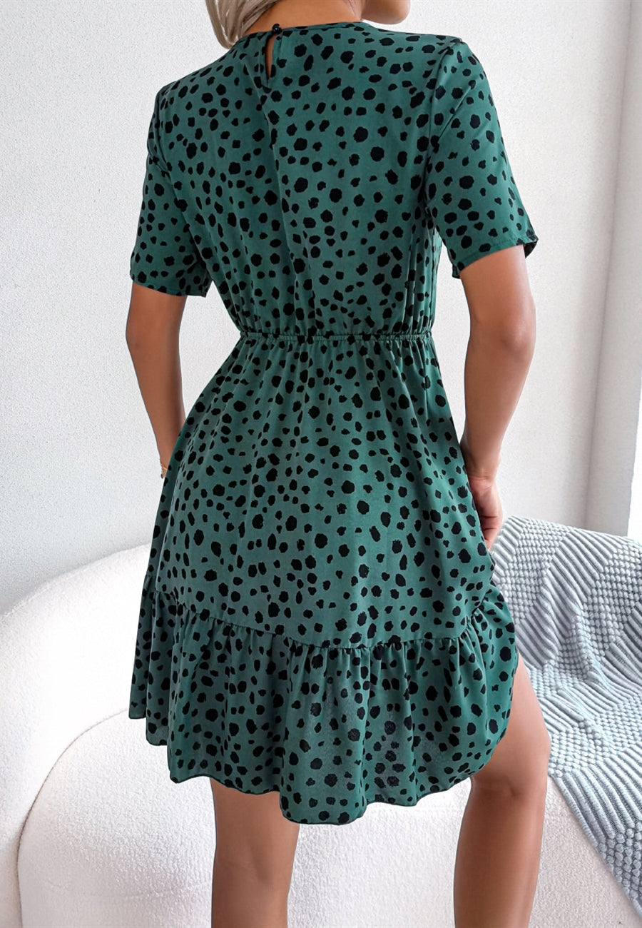 Vestido con dobladillo con volantes y estampado animal