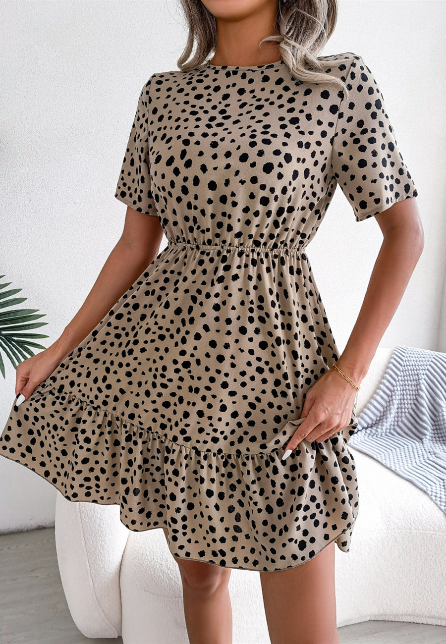 Vestido con dobladillo con volantes y estampado animal