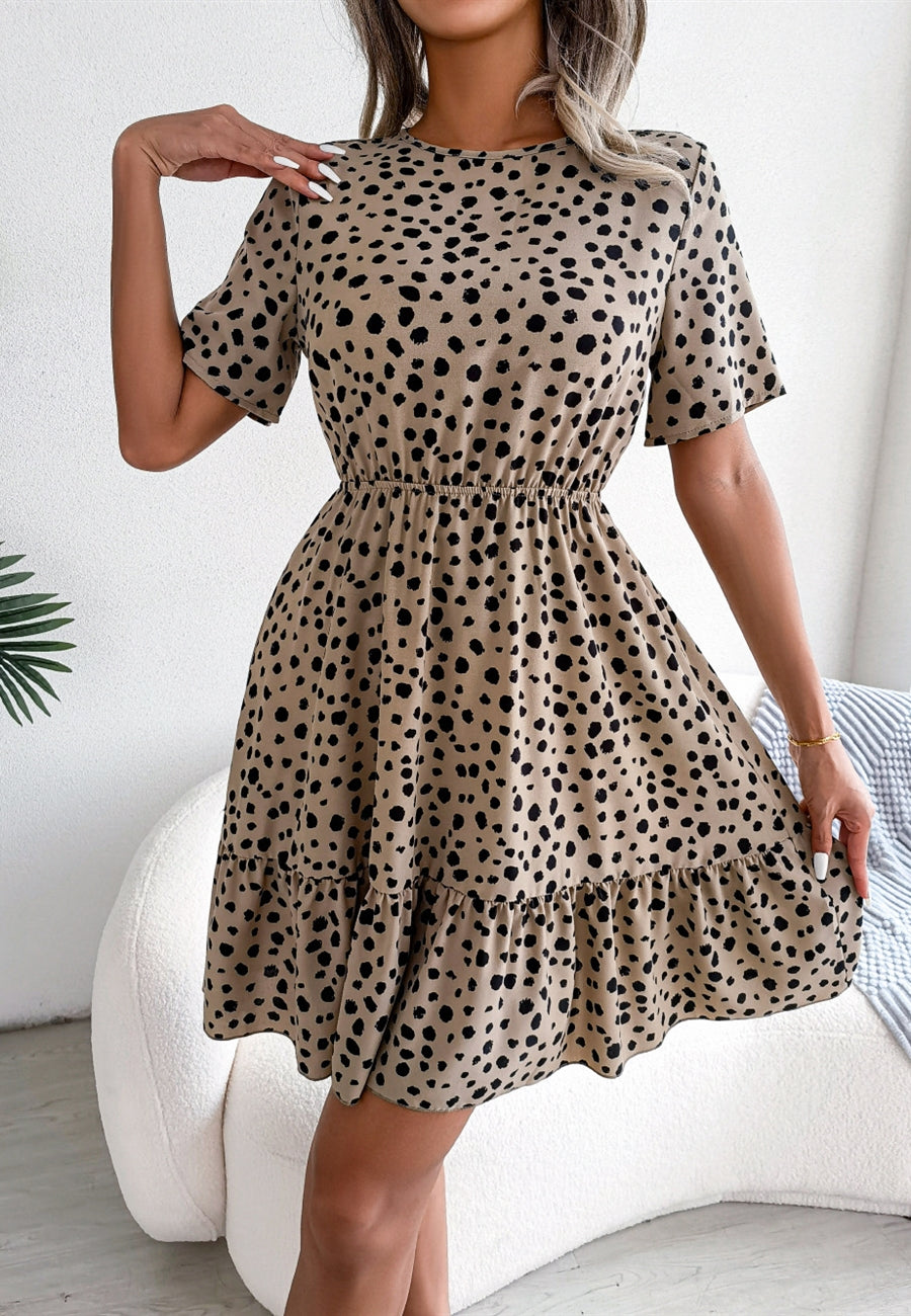 Vestido con dobladillo con volantes y estampado animal