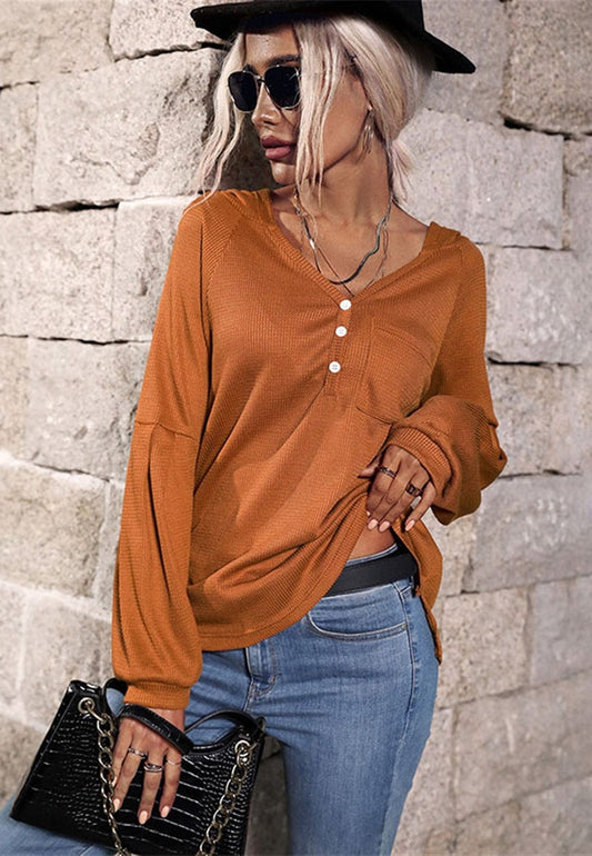 Suéter Henley con capucha y textura