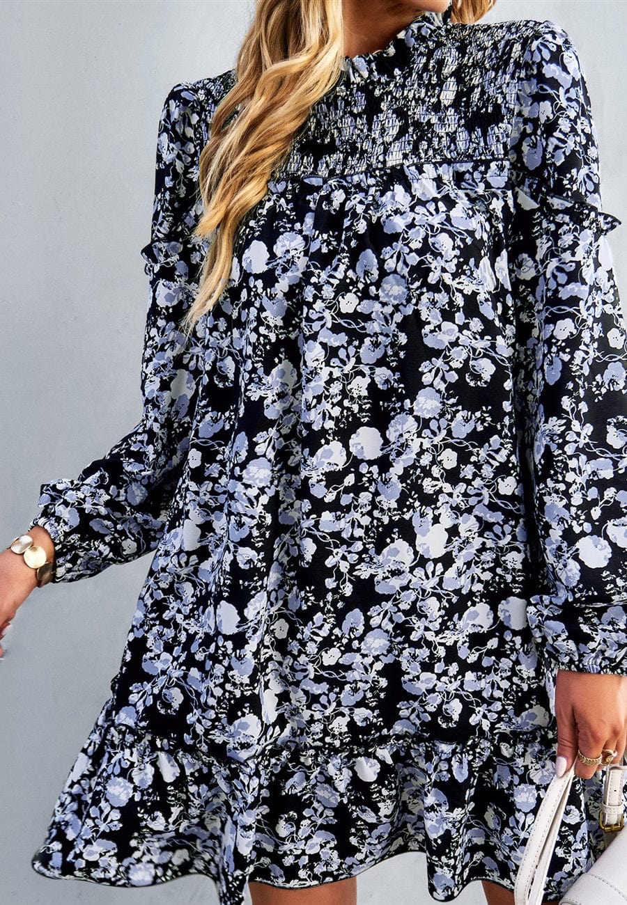 Vestido floral con cuello fruncido y volantes