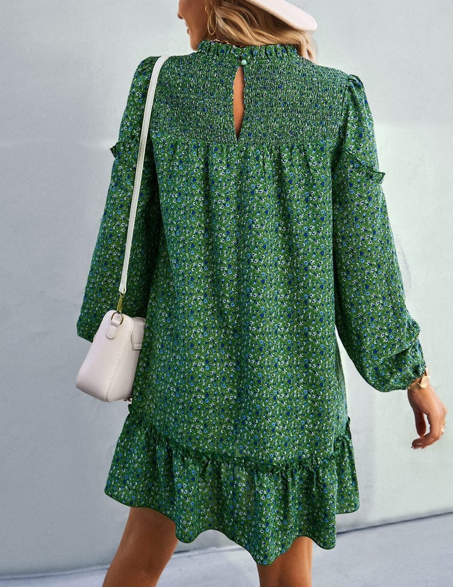 Vestido floral con cuello fruncido y volantes