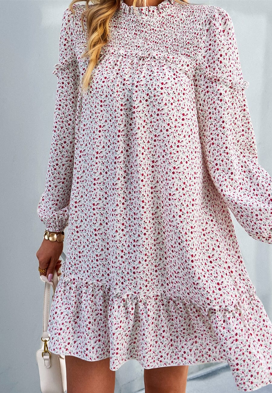 Vestido floral con cuello fruncido y volantes