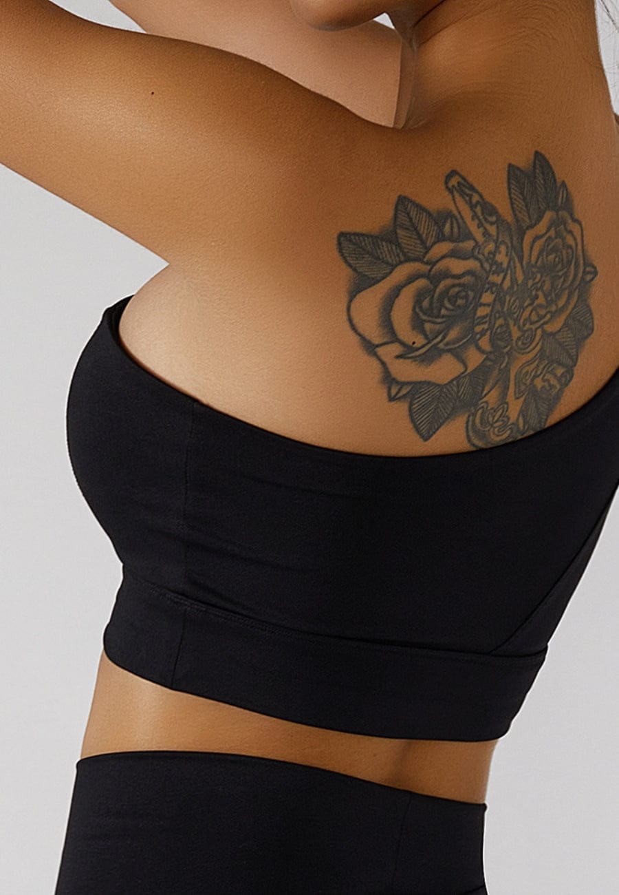 Sujetador deportivo asimétrico de un hombro con doble tirante