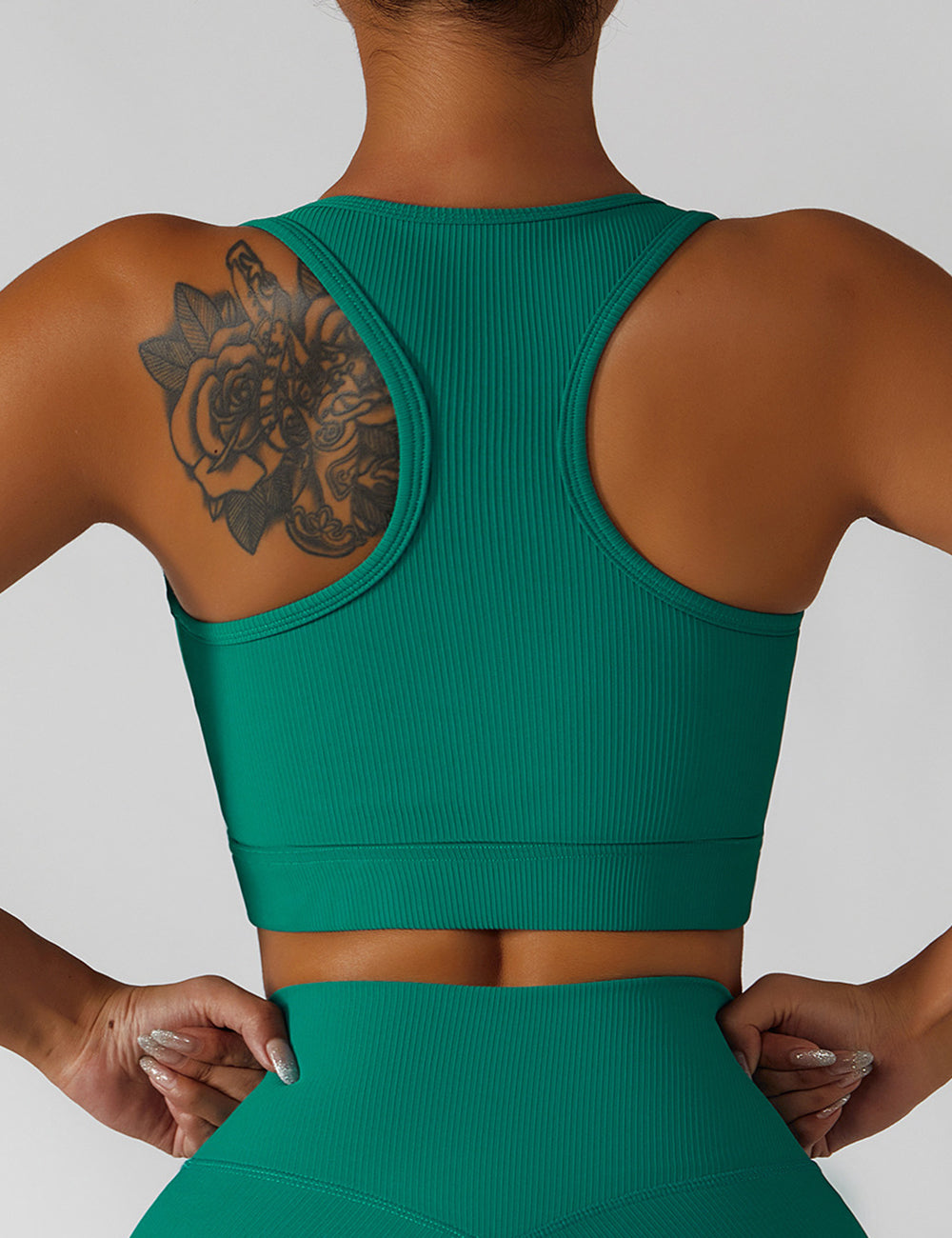 Sujetador deportivo texturizado de corte largo con escote redondo