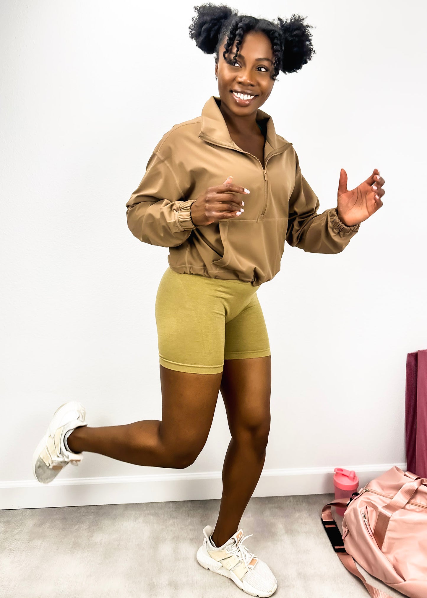 Pantalones cortos deportivos de cintura alta con malla lateral