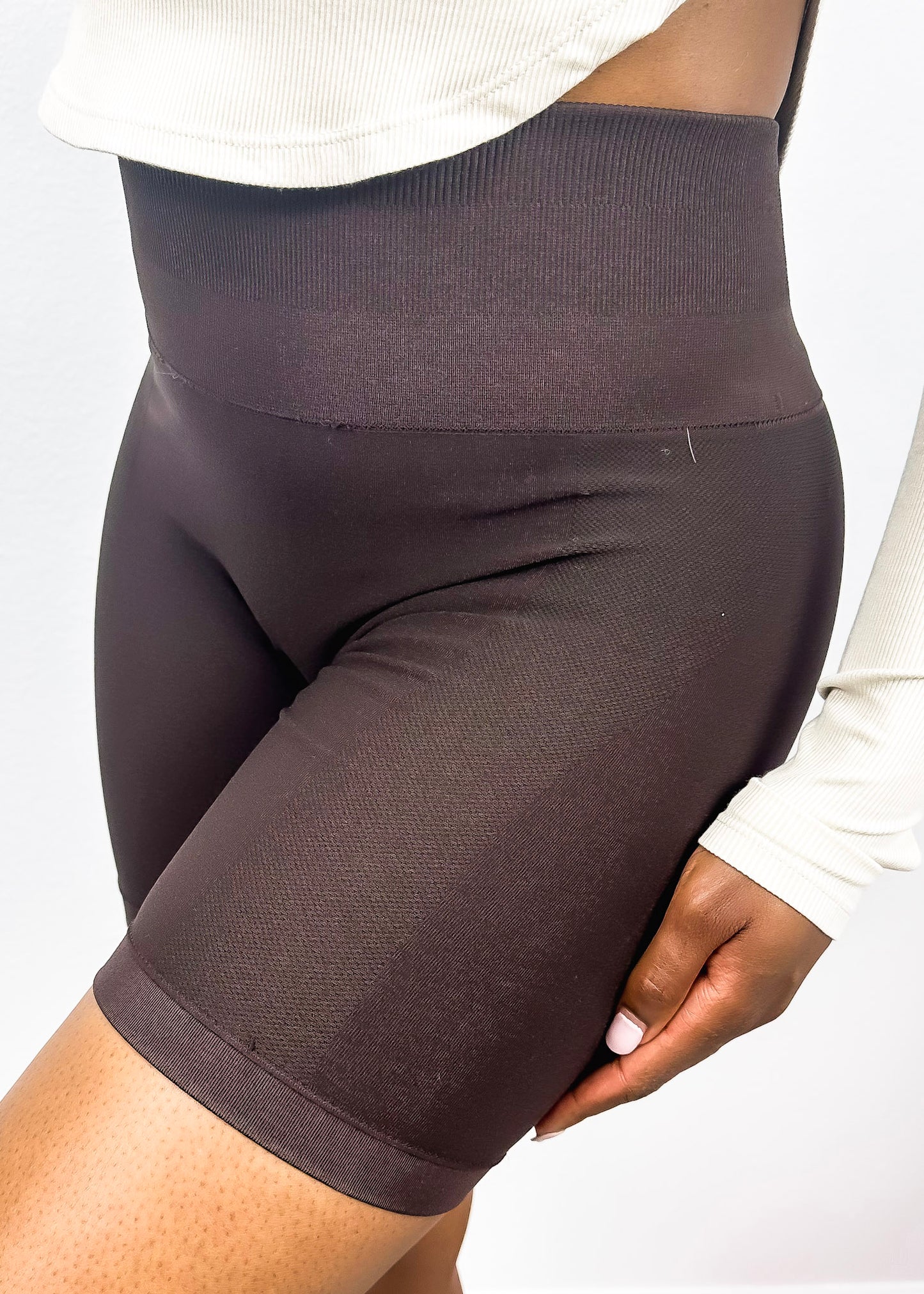 Pantalones cortos deportivos de cintura alta con malla lateral