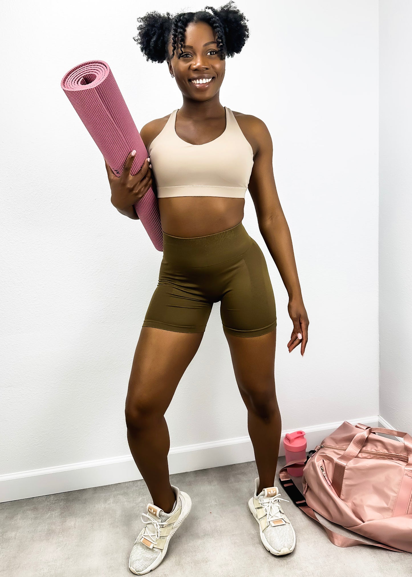 Pantalones cortos deportivos de cintura alta con malla lateral