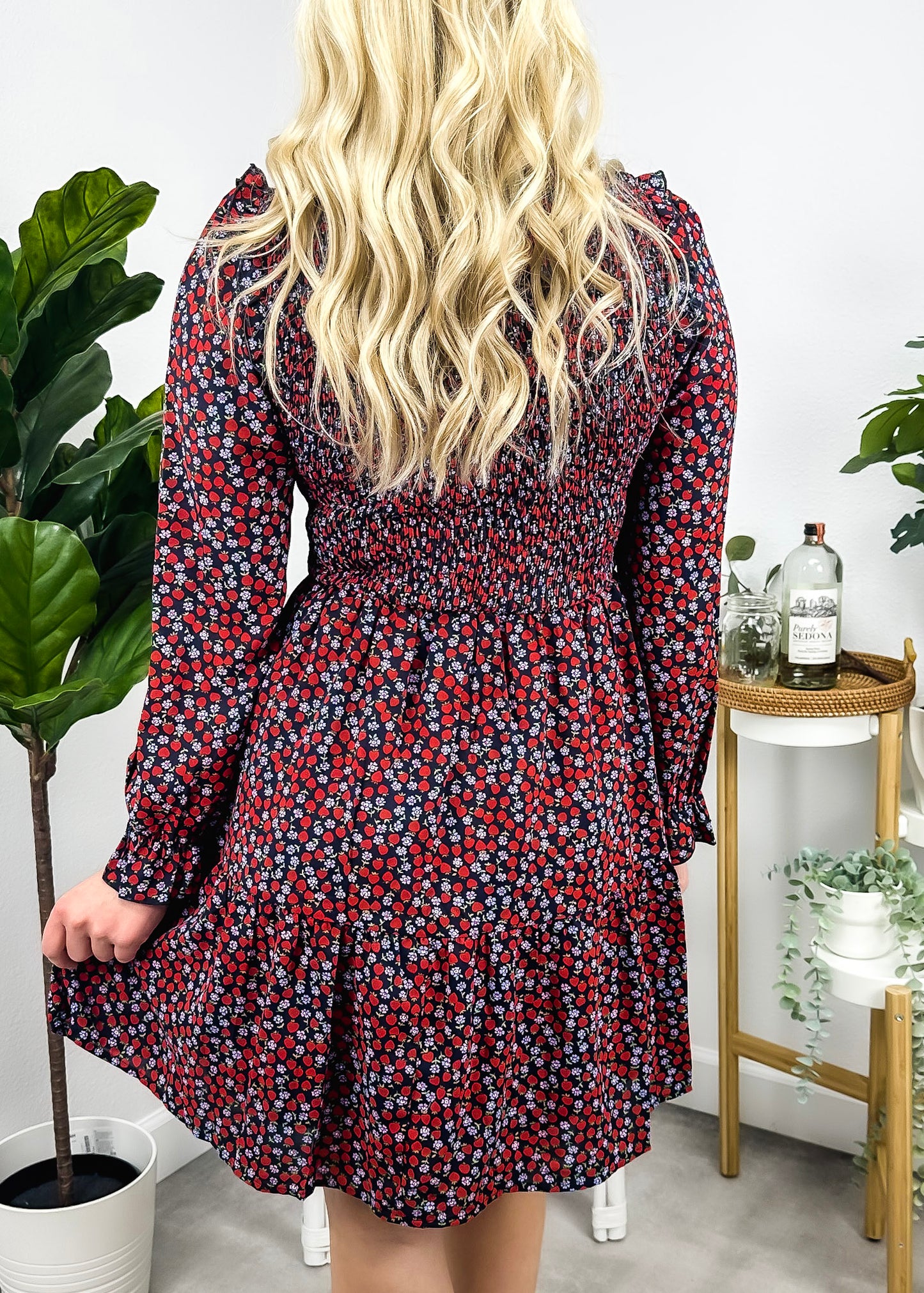 Vestido floral de manga larga con frunces en el pecho