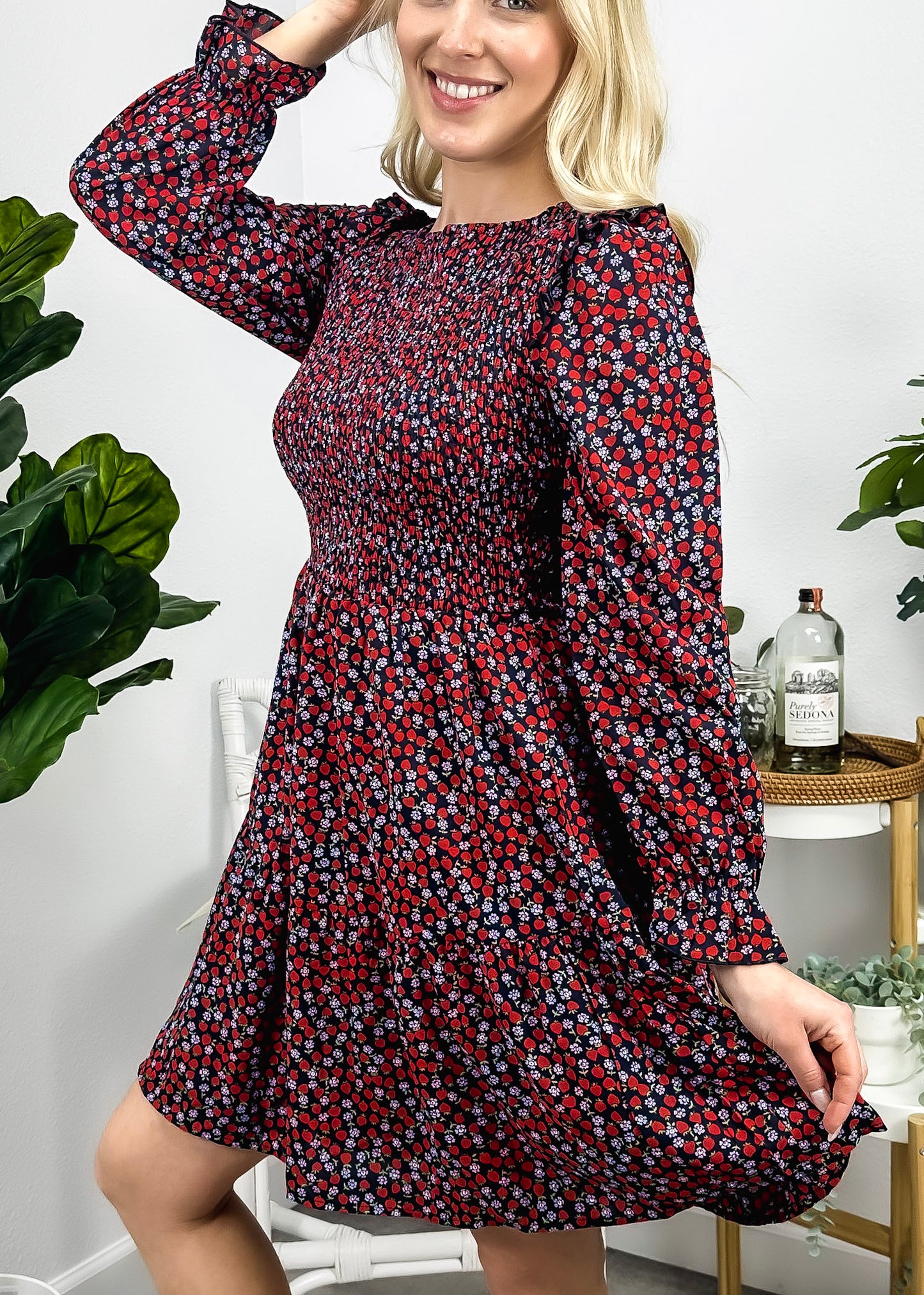 Vestido floral de manga larga con frunces en el pecho