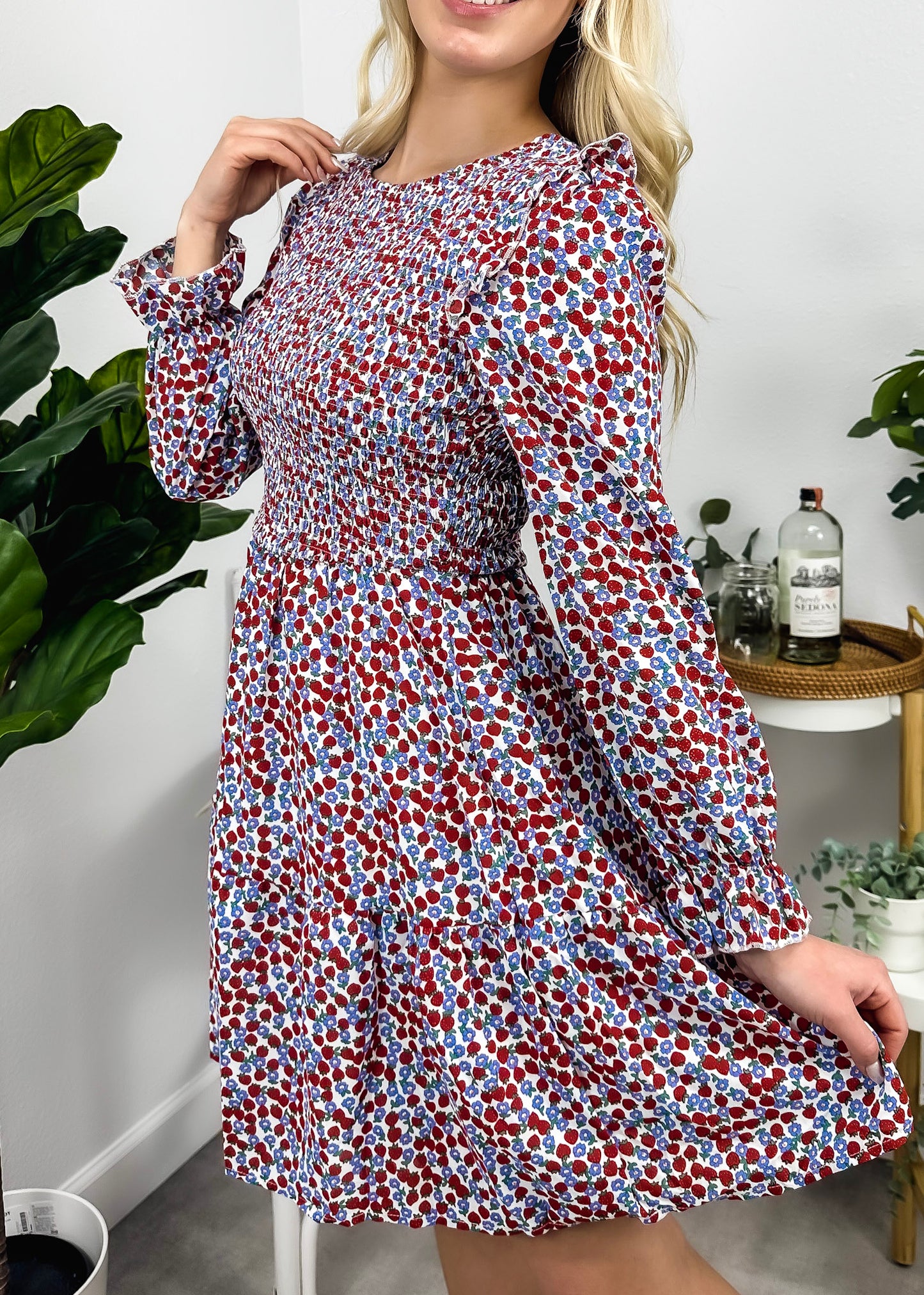 Vestido floral de manga larga con frunces en el pecho