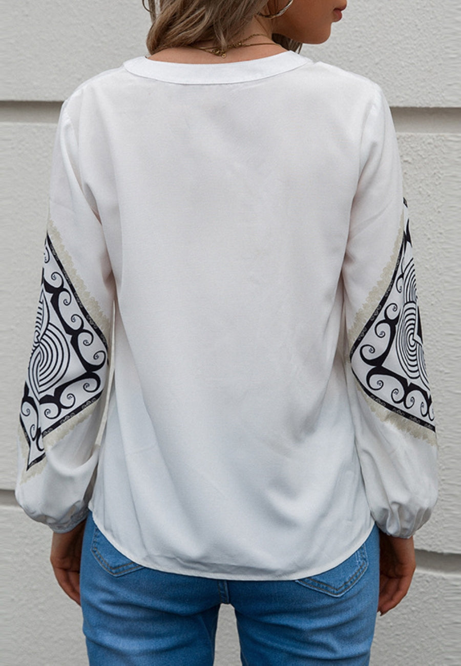 Blusa con estampado boho en contraste