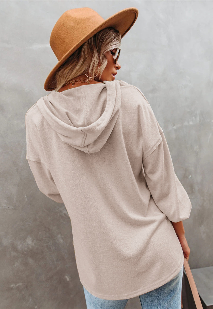 Sudadera con capucha y detalle de botones
