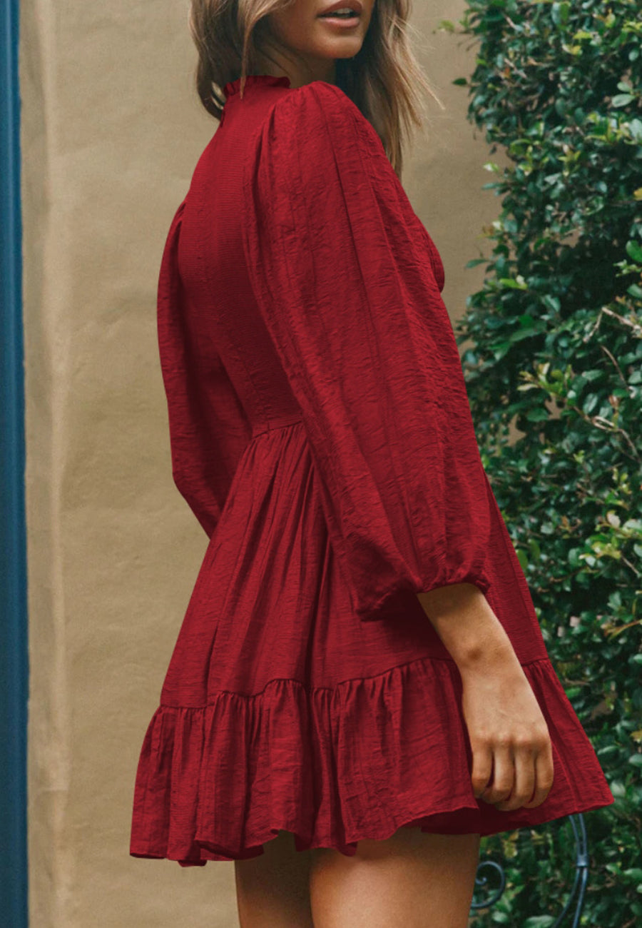 Vestido con vuelo y dobladillo fruncido