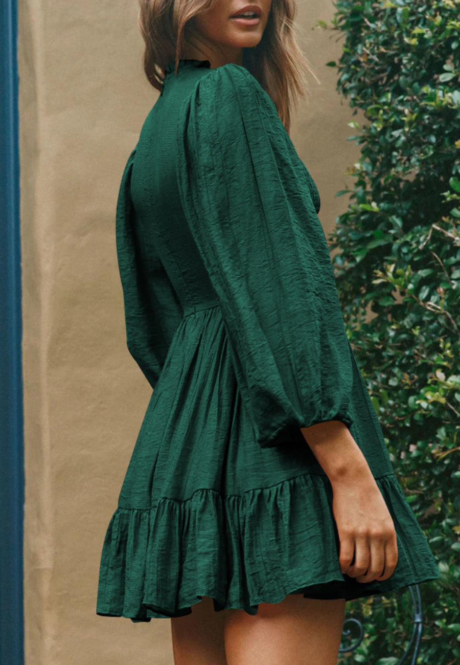 Vestido con vuelo y dobladillo fruncido