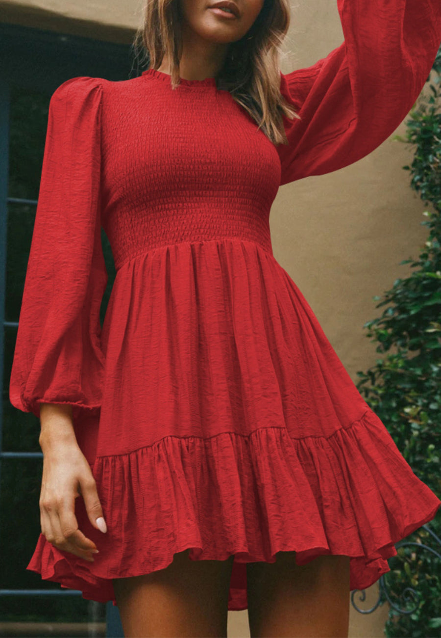 Vestido con vuelo y dobladillo fruncido