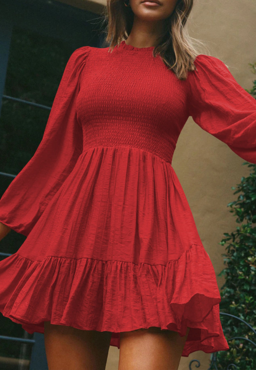 Vestido con vuelo y dobladillo fruncido