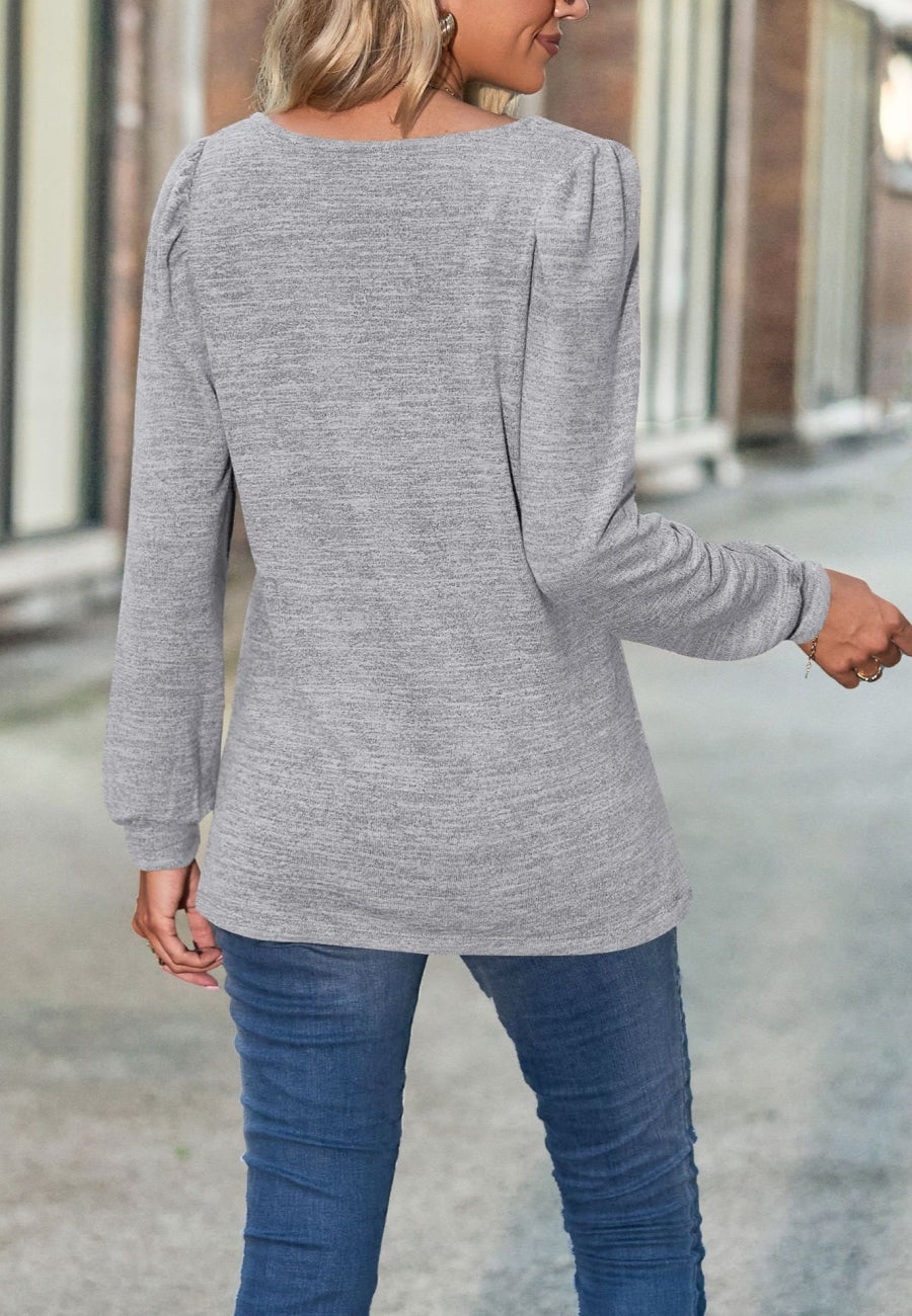 Suéter ligero con cuello cuadrado y globo