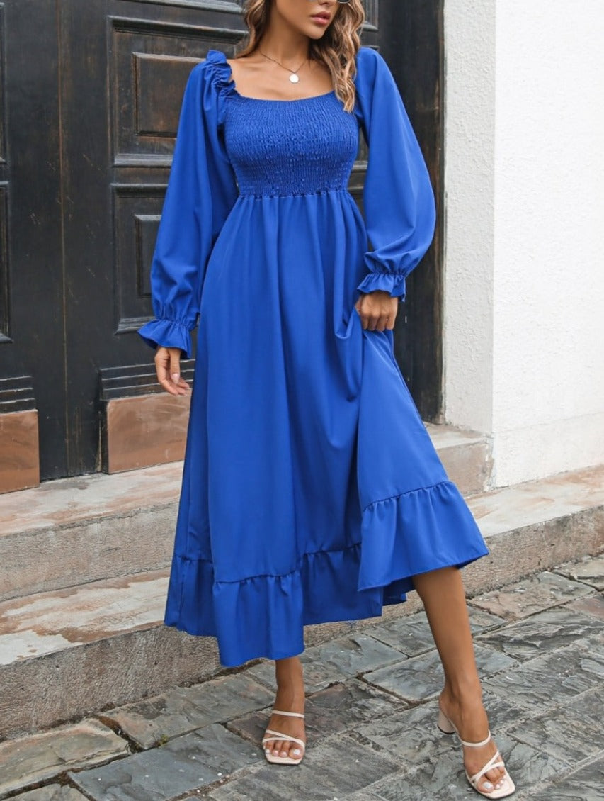 Vestido midi fruncido con escote cuadrado