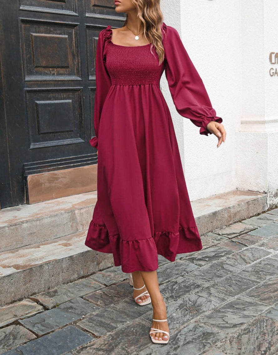 Vestido midi fruncido con escote cuadrado