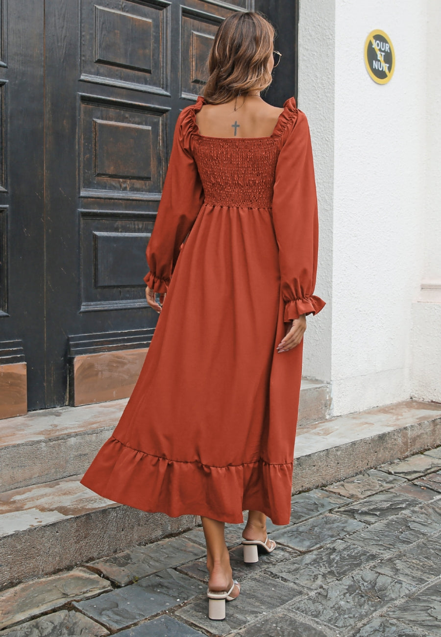 Vestido midi fruncido con escote cuadrado