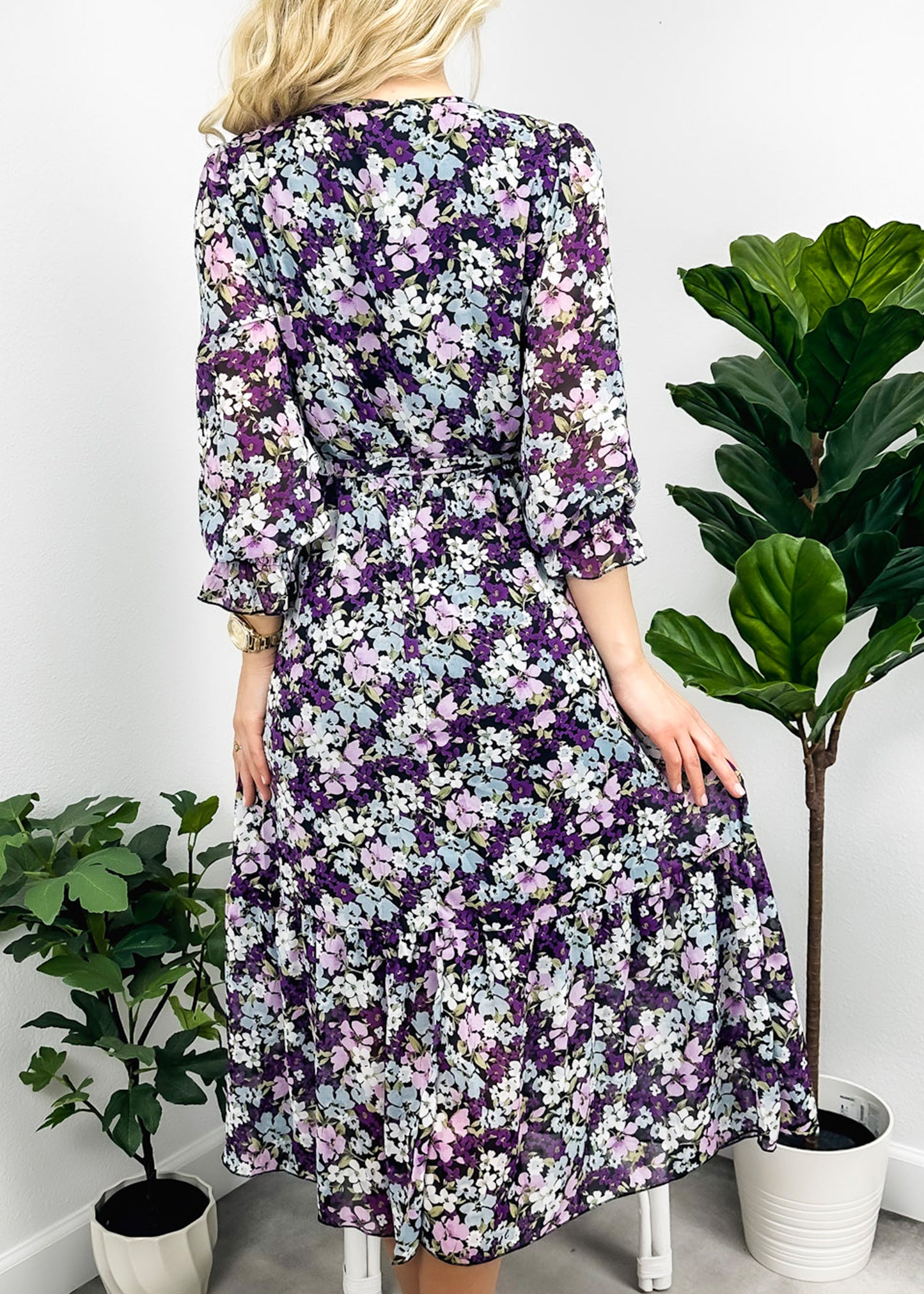 Vestido cruzado ligero con estampado floral
