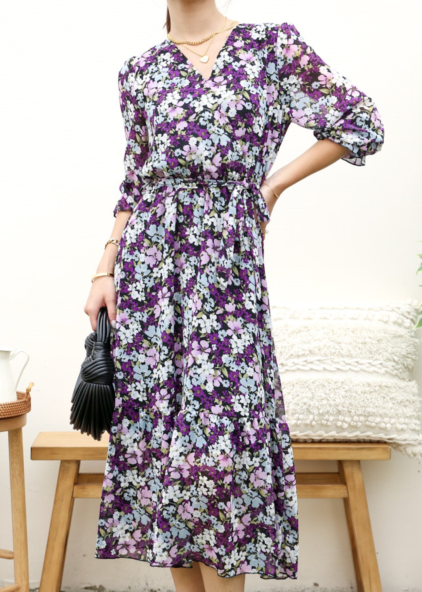 Vestido cruzado ligero con estampado floral