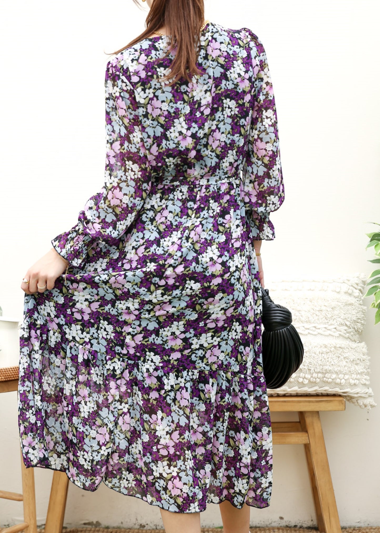 Vestido cruzado ligero con estampado floral