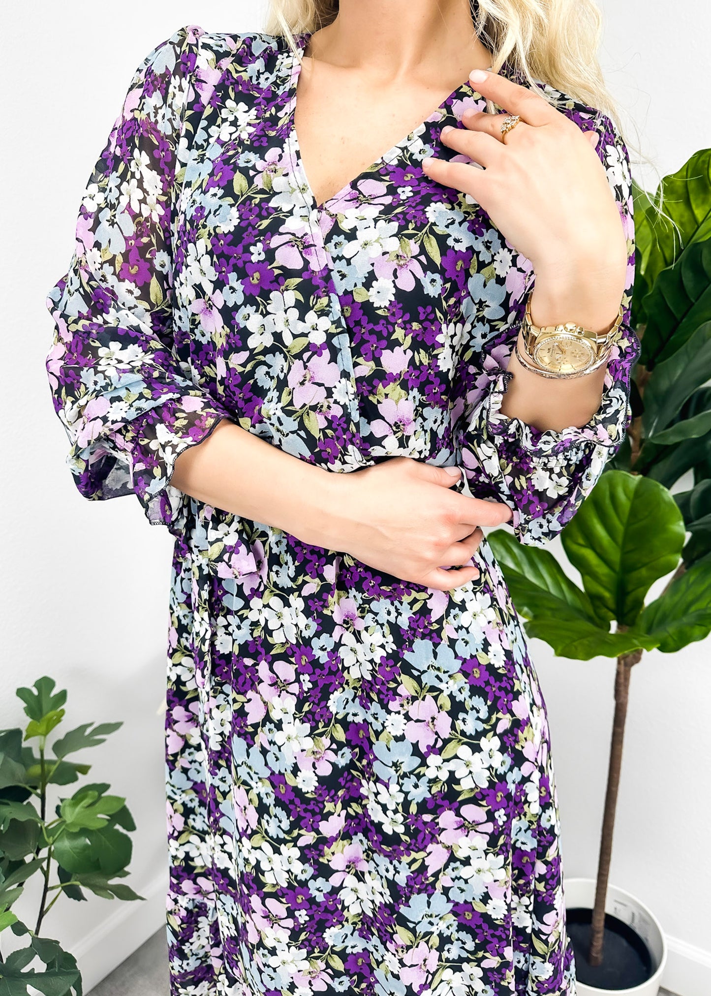 Vestido cruzado ligero con estampado floral