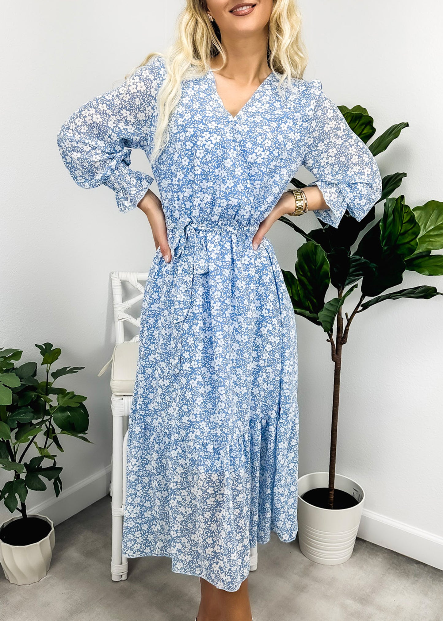 Vestido cruzado ligero con estampado floral