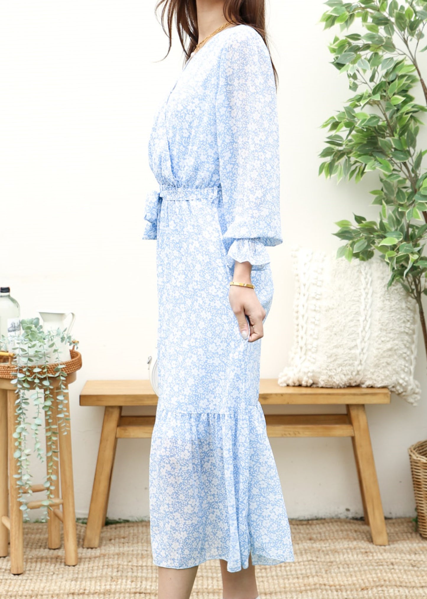 Vestido cruzado ligero con estampado floral