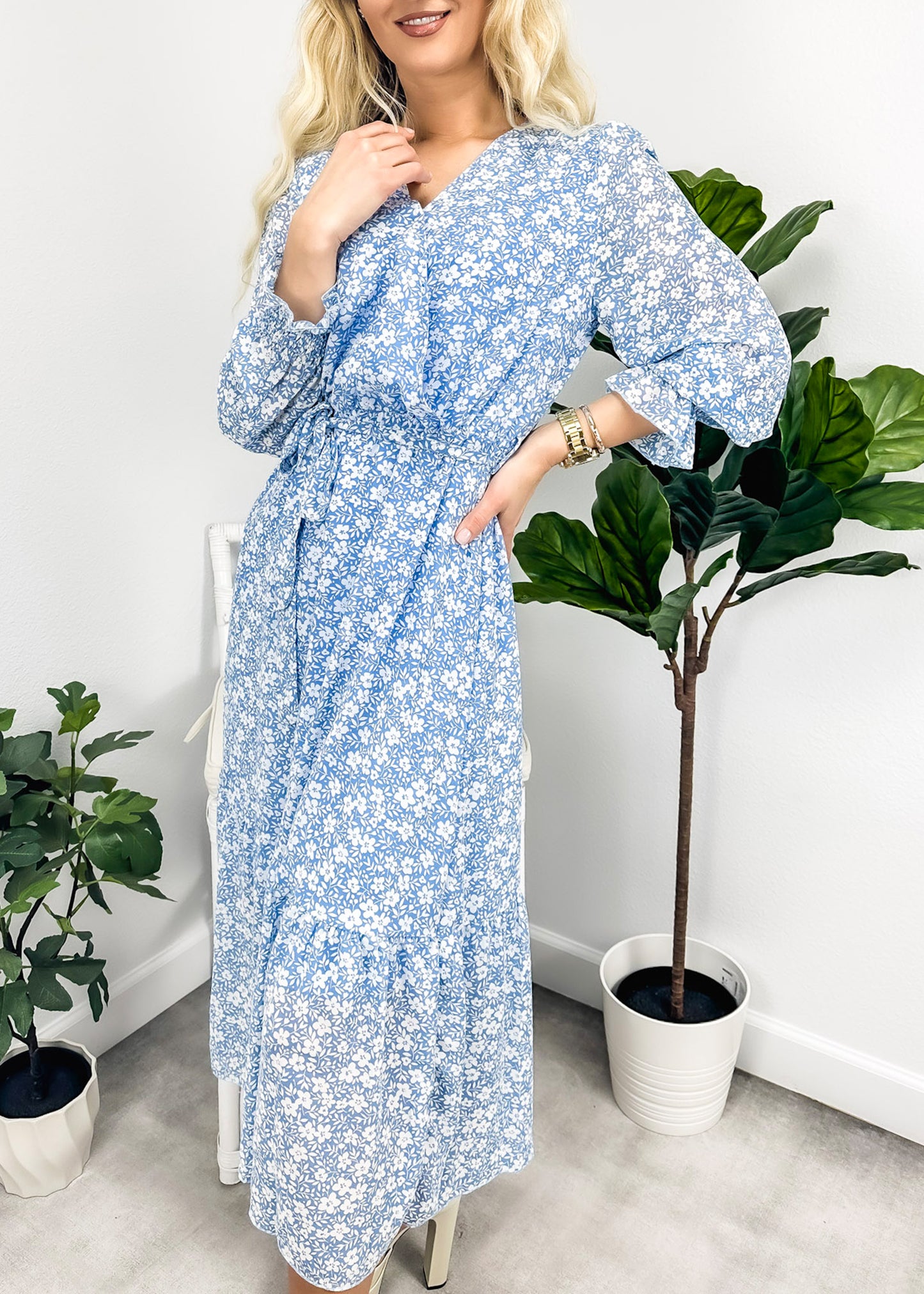 Vestido cruzado ligero con estampado floral