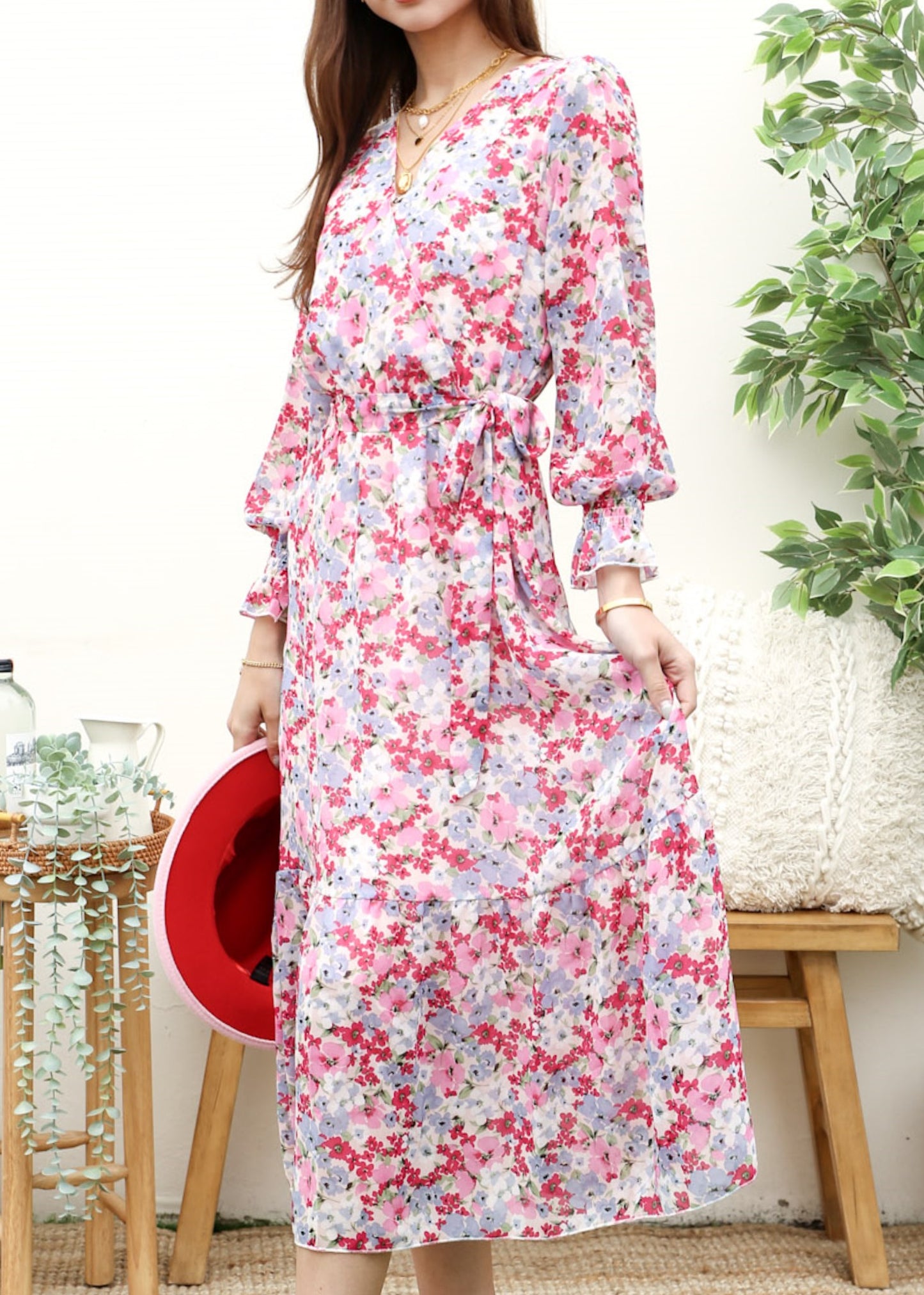Vestido cruzado ligero con estampado floral