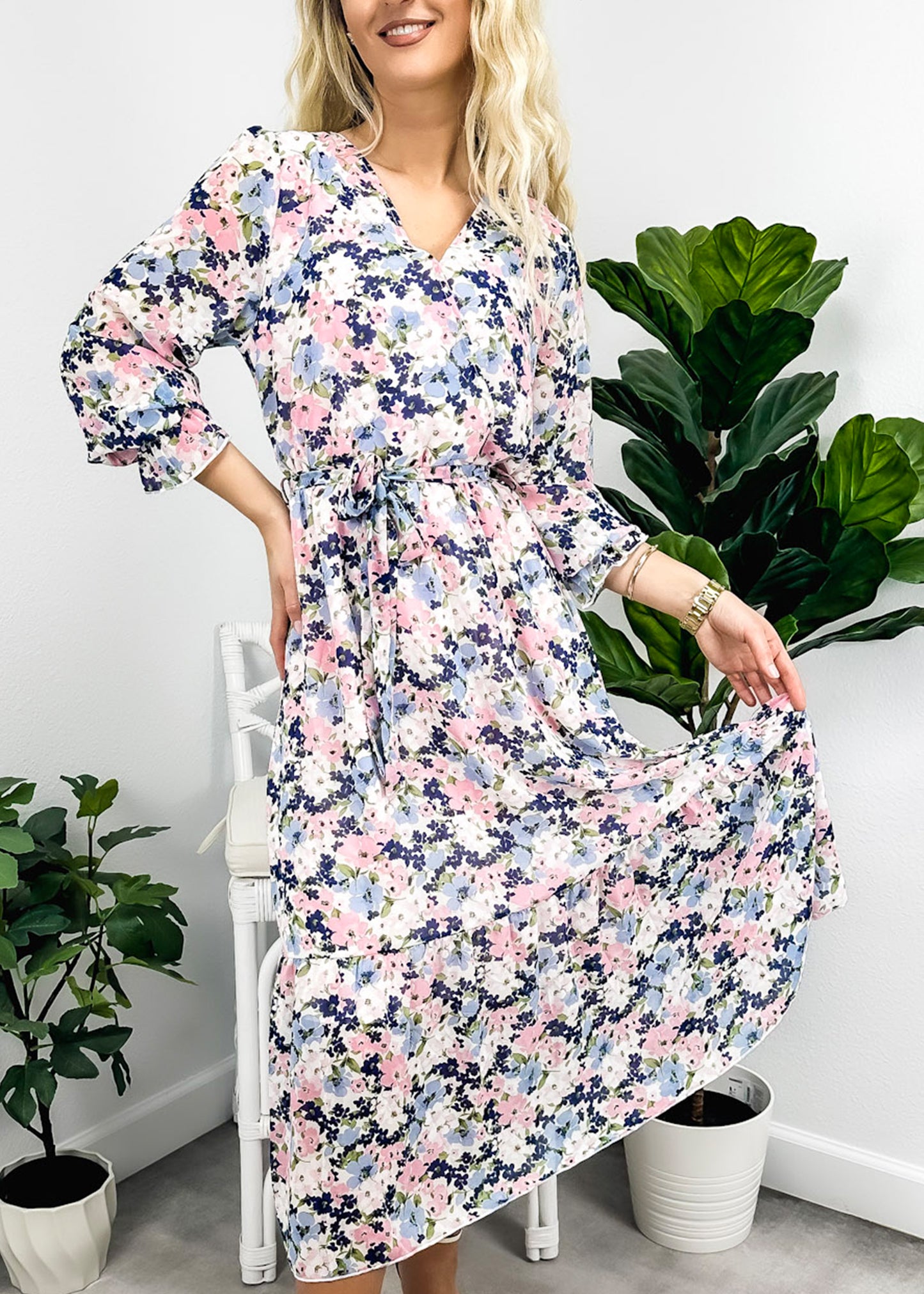 Vestido cruzado ligero con estampado floral