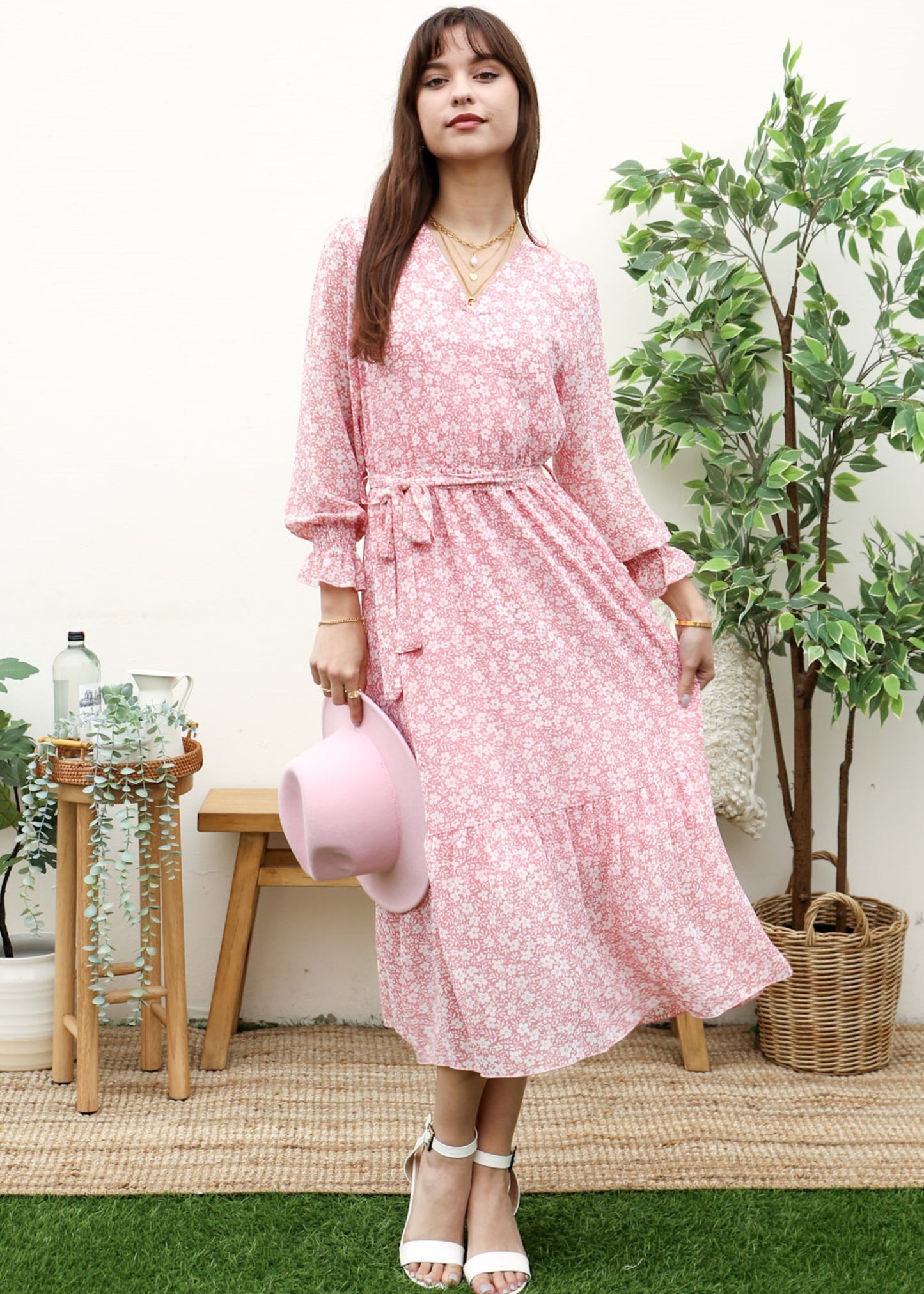 Vestido cruzado ligero con estampado floral