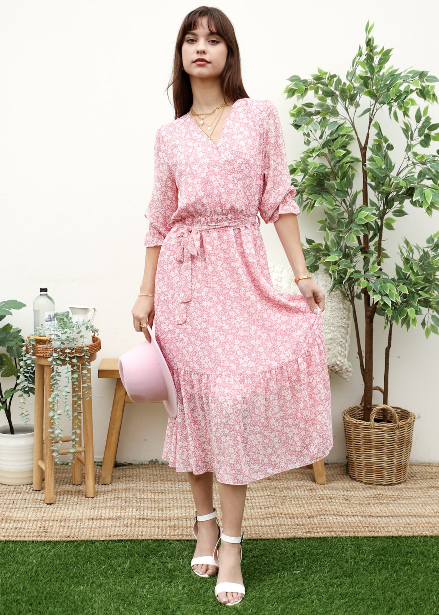 Vestido cruzado ligero con estampado floral