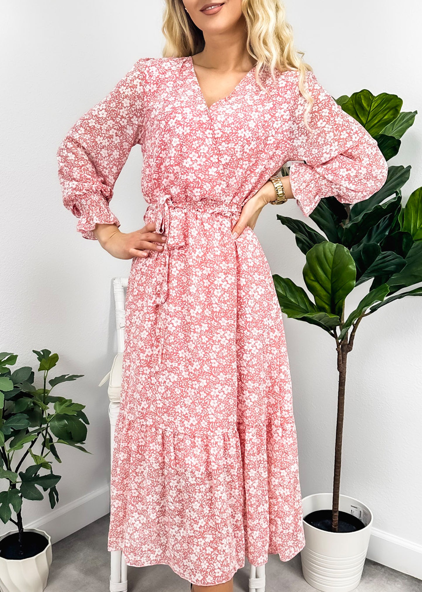 Vestido cruzado ligero con estampado floral