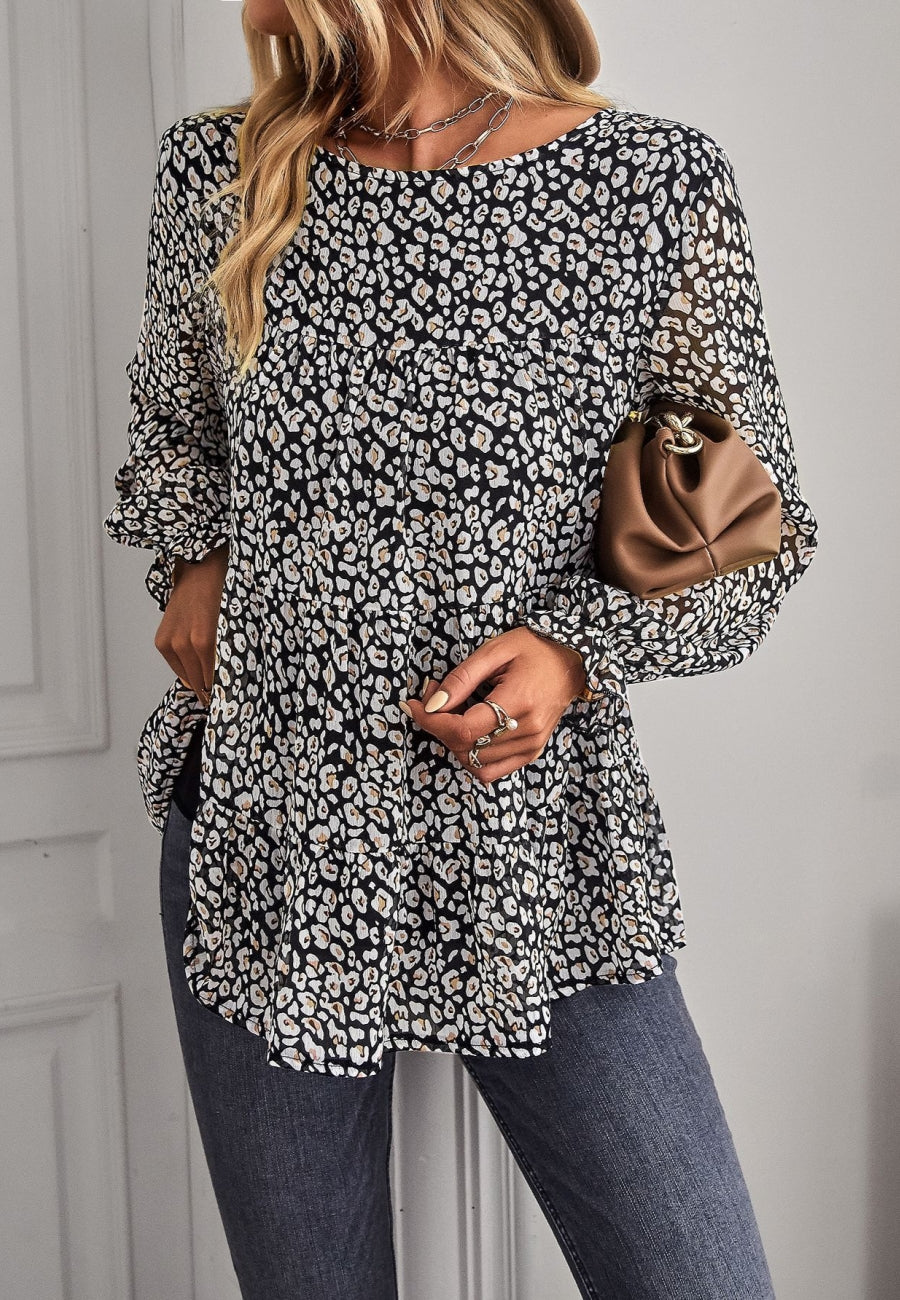 Blusa estampada con cuello redondo y capas