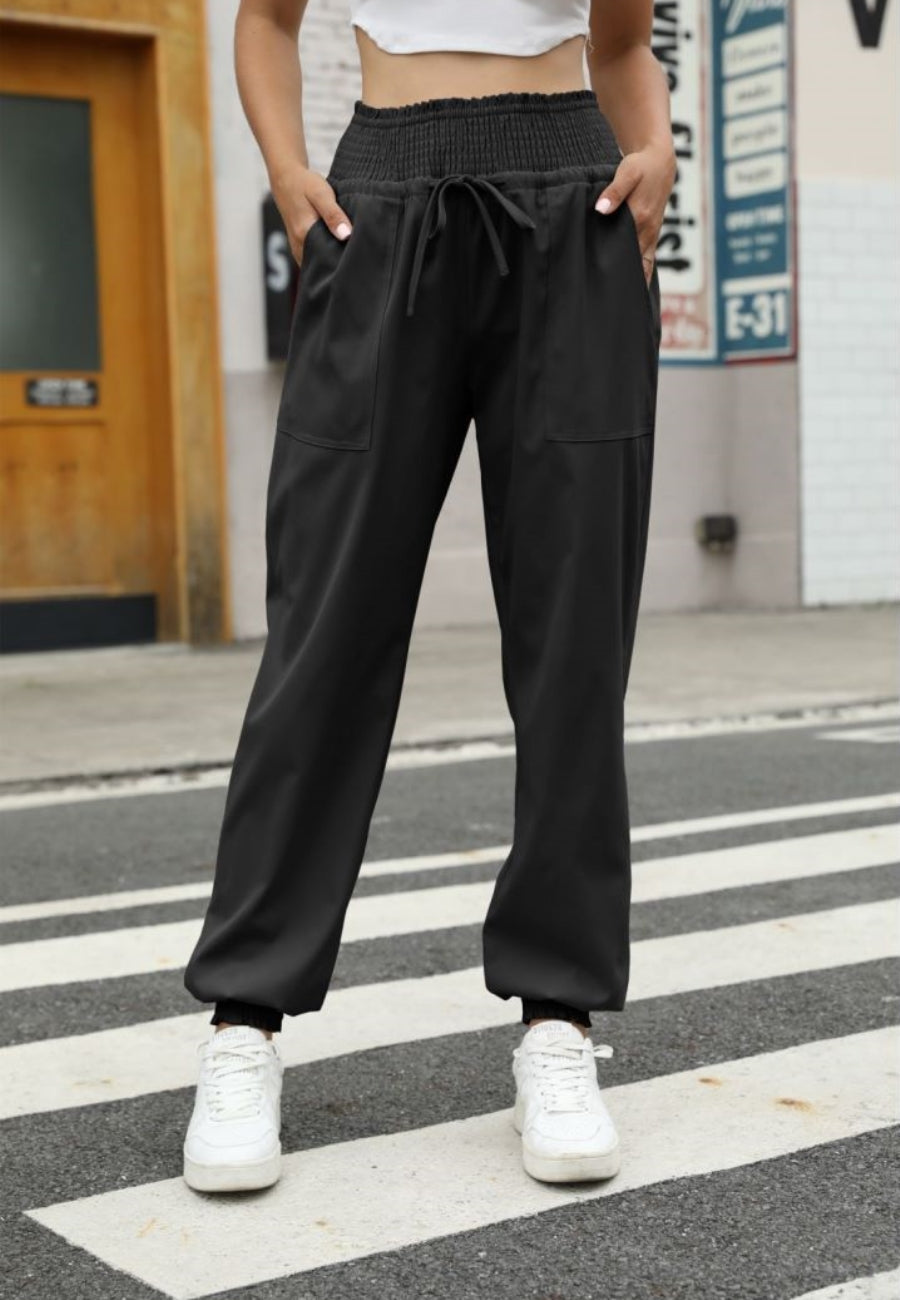 Pantalones deportivos con cintura fruncida