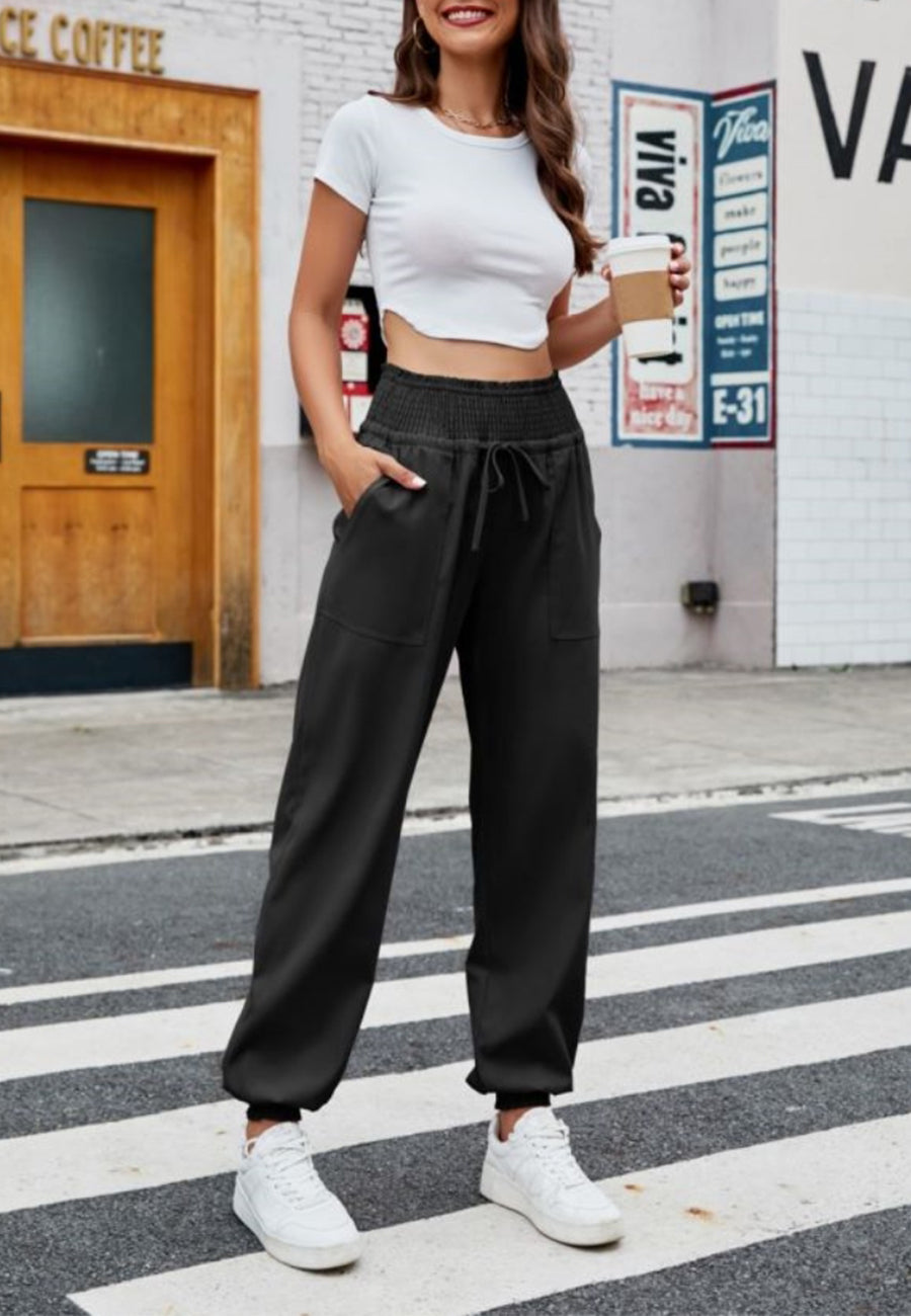 Pantalones deportivos con cintura fruncida