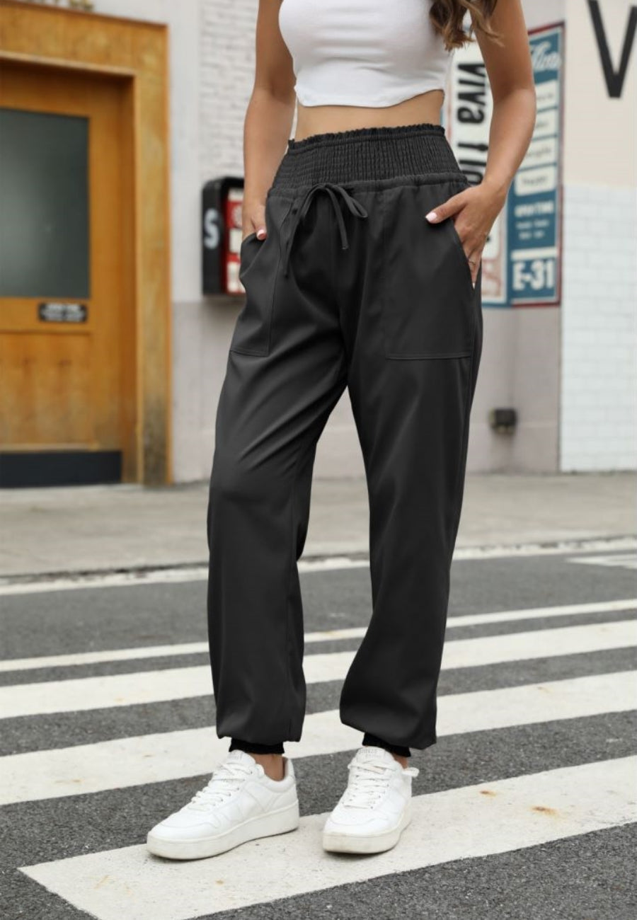 Pantalones deportivos con cintura fruncida