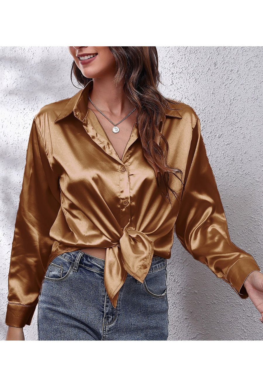 Blusa clásica de satén con botones