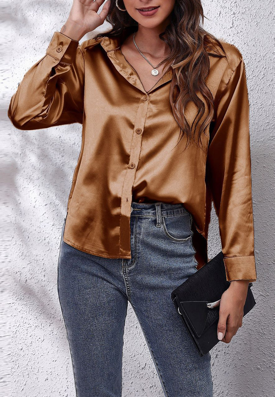 Blusa clásica de satén con botones