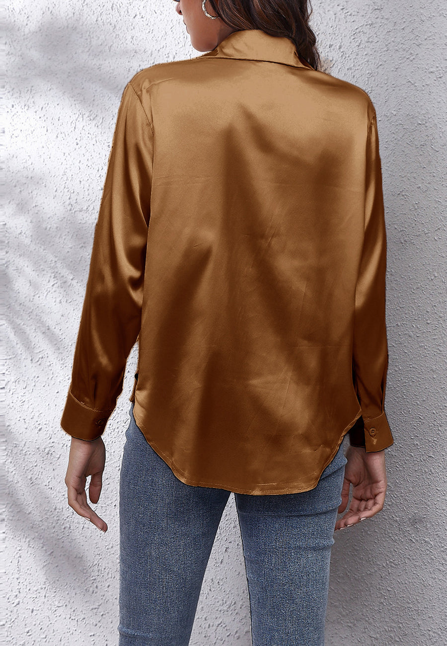 Blusa clásica de satén con botones