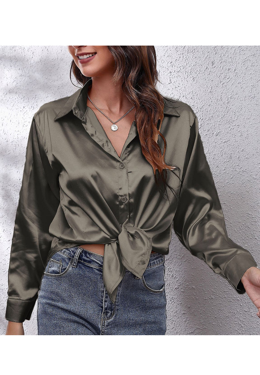 Blusa clásica de satén con botones