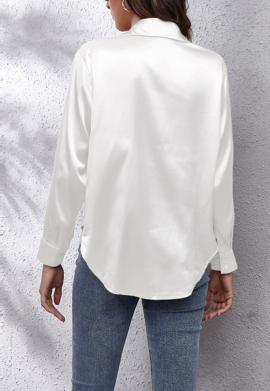 Blusa clásica de satén con botones