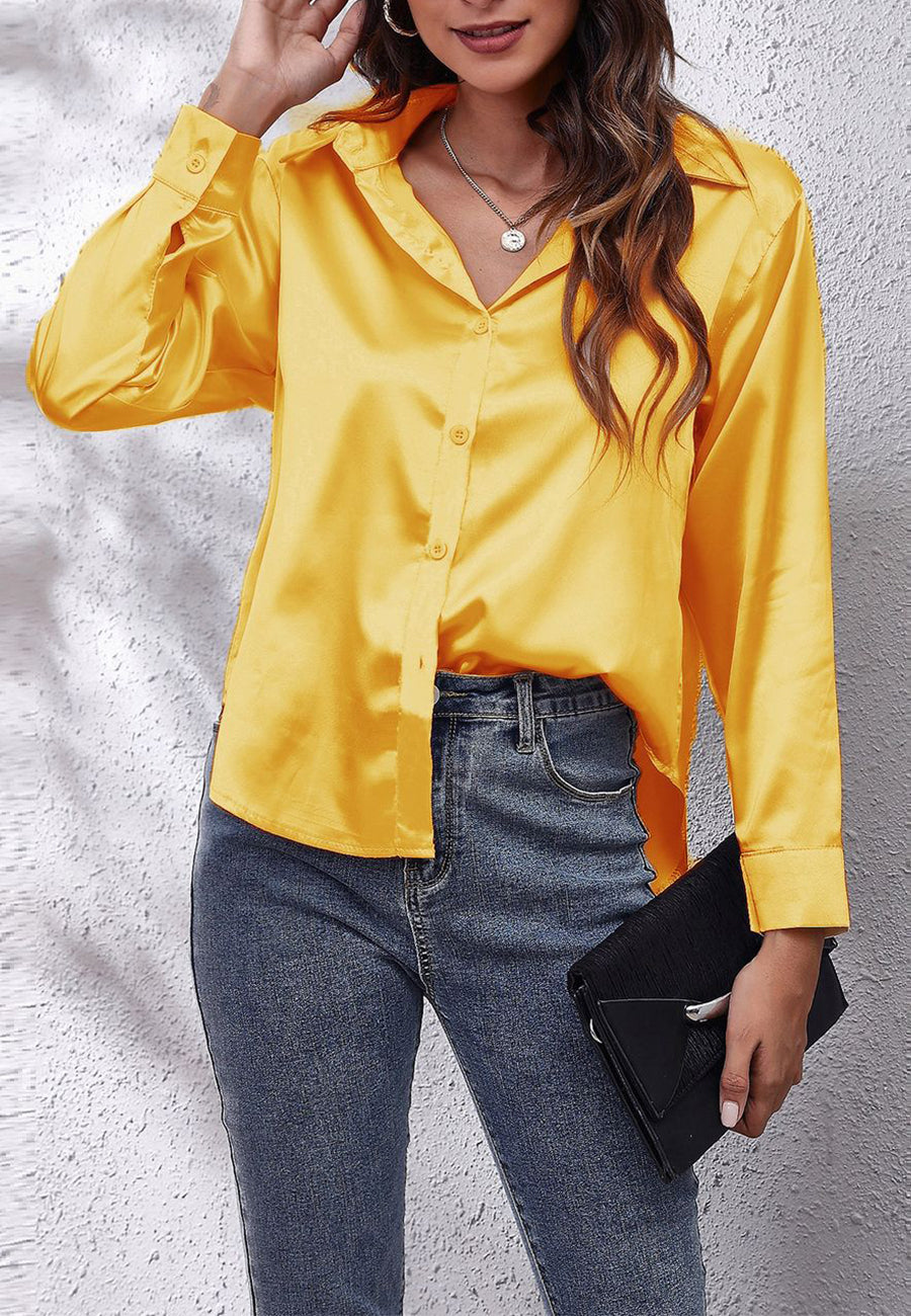 Blusa clásica de satén con botones