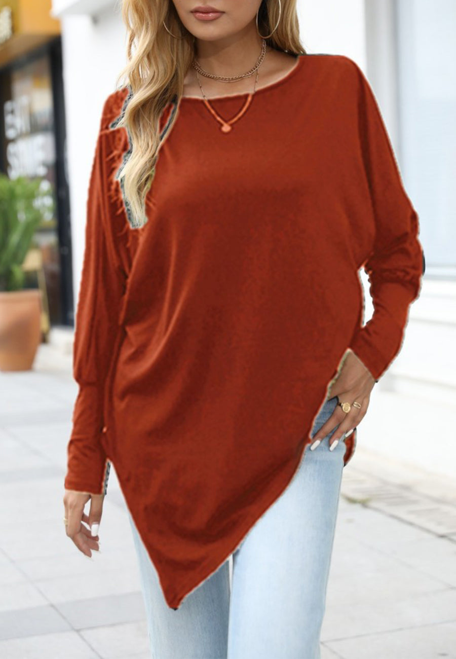 Blusa con abertura lateral y dobladillo asimétrico