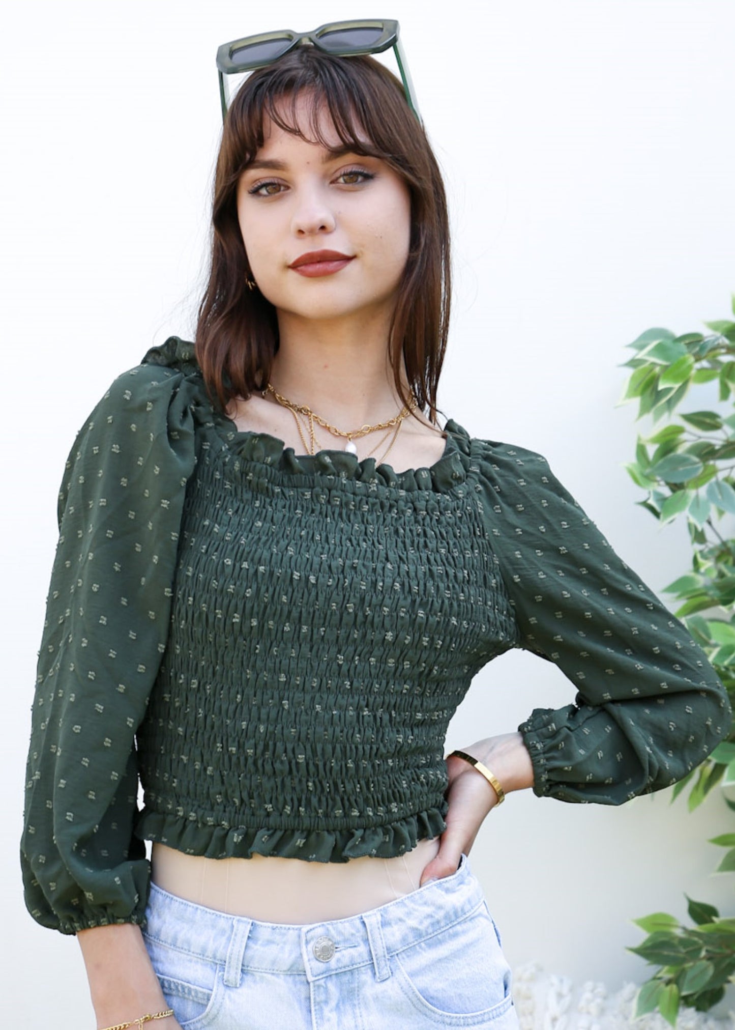 Blusa fruncida con escote cuadrado y volantes