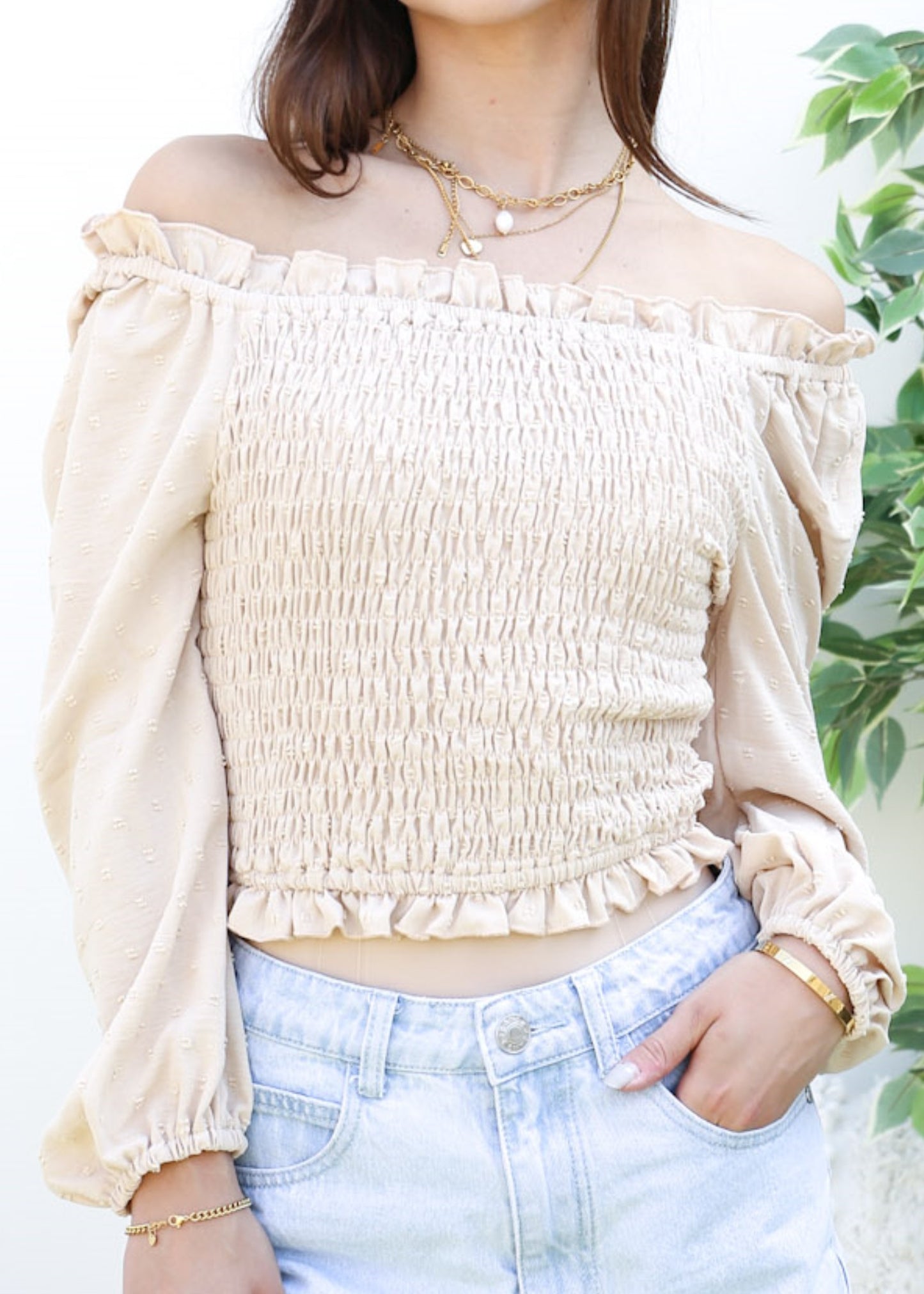 Blusa fruncida con escote cuadrado y volantes